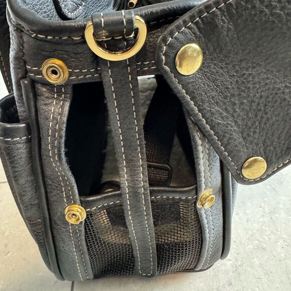 Petote Metro Petite Dog Carrier. For under 4 pounds - Picture 4 of 6